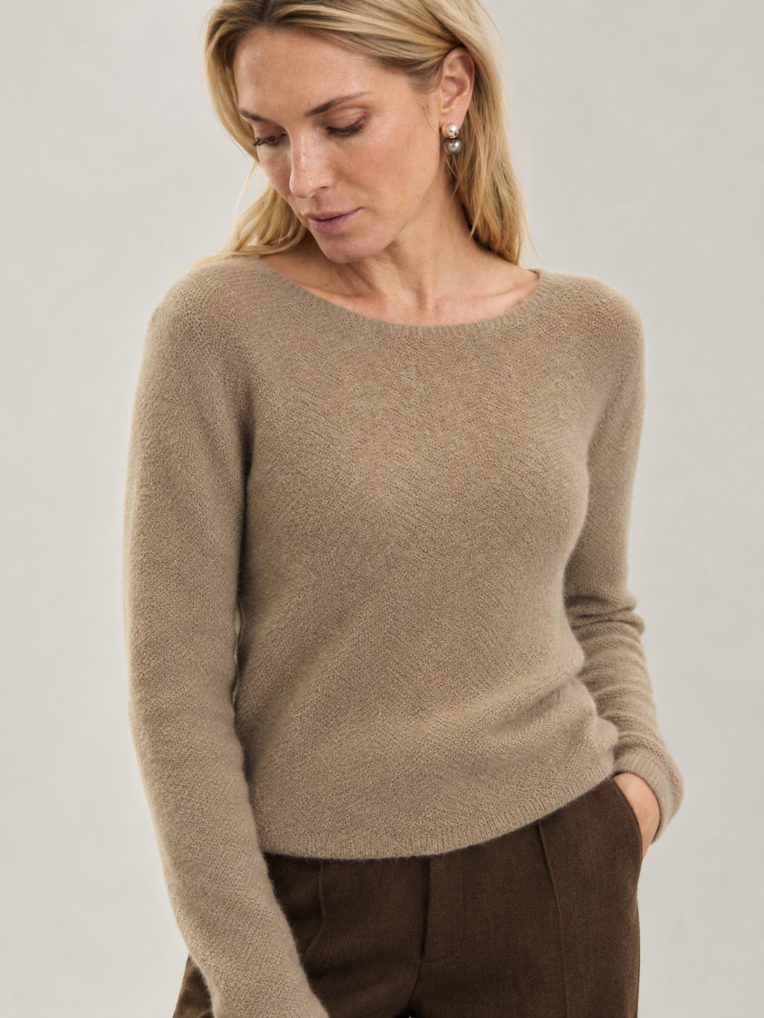 Women's Cashmere Boat Neck Sweater