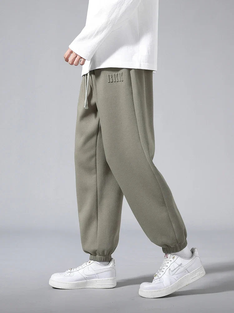 Men's slim-fit knit joggers with spacious pockets