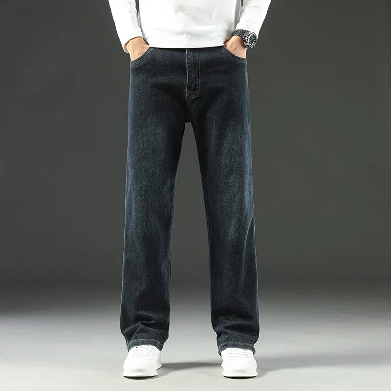 Men's classic-fit stretch straight jeans