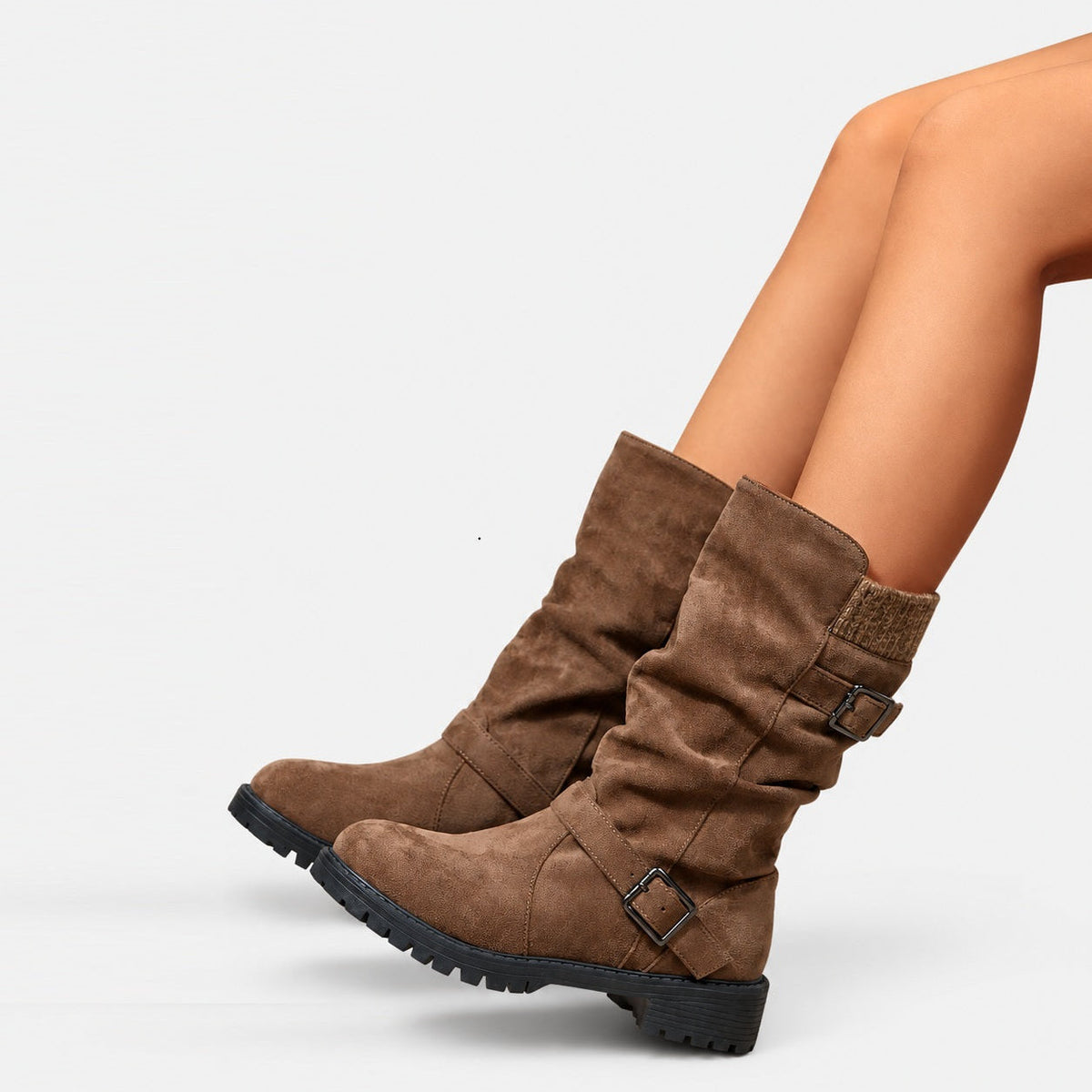 Botas Mujer Media Caña de Ante con Puño de Punto y Doble Hebilla