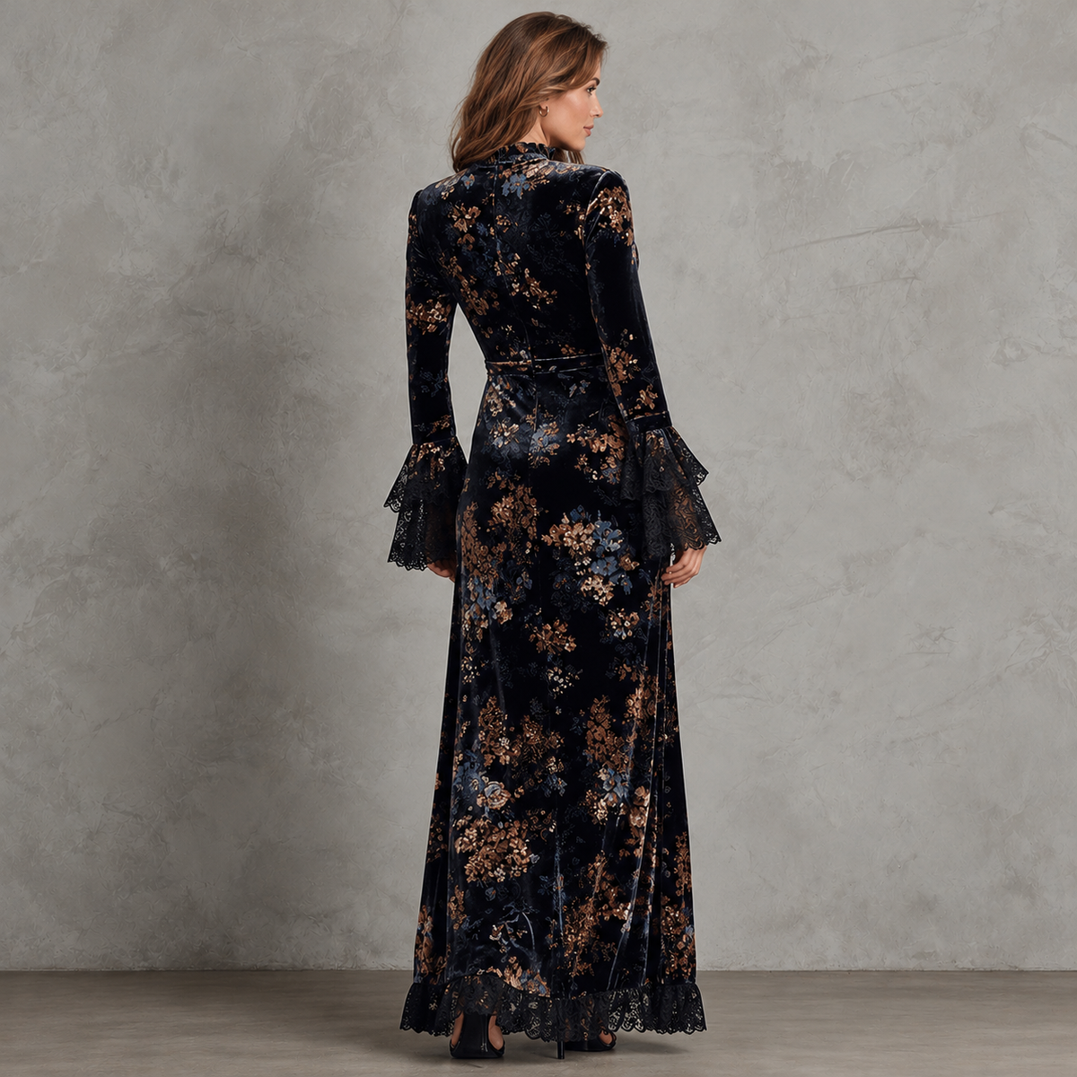 Vestido Largo Mujer Terciopelo Floral con Mangas Acampanadas de Encaje
