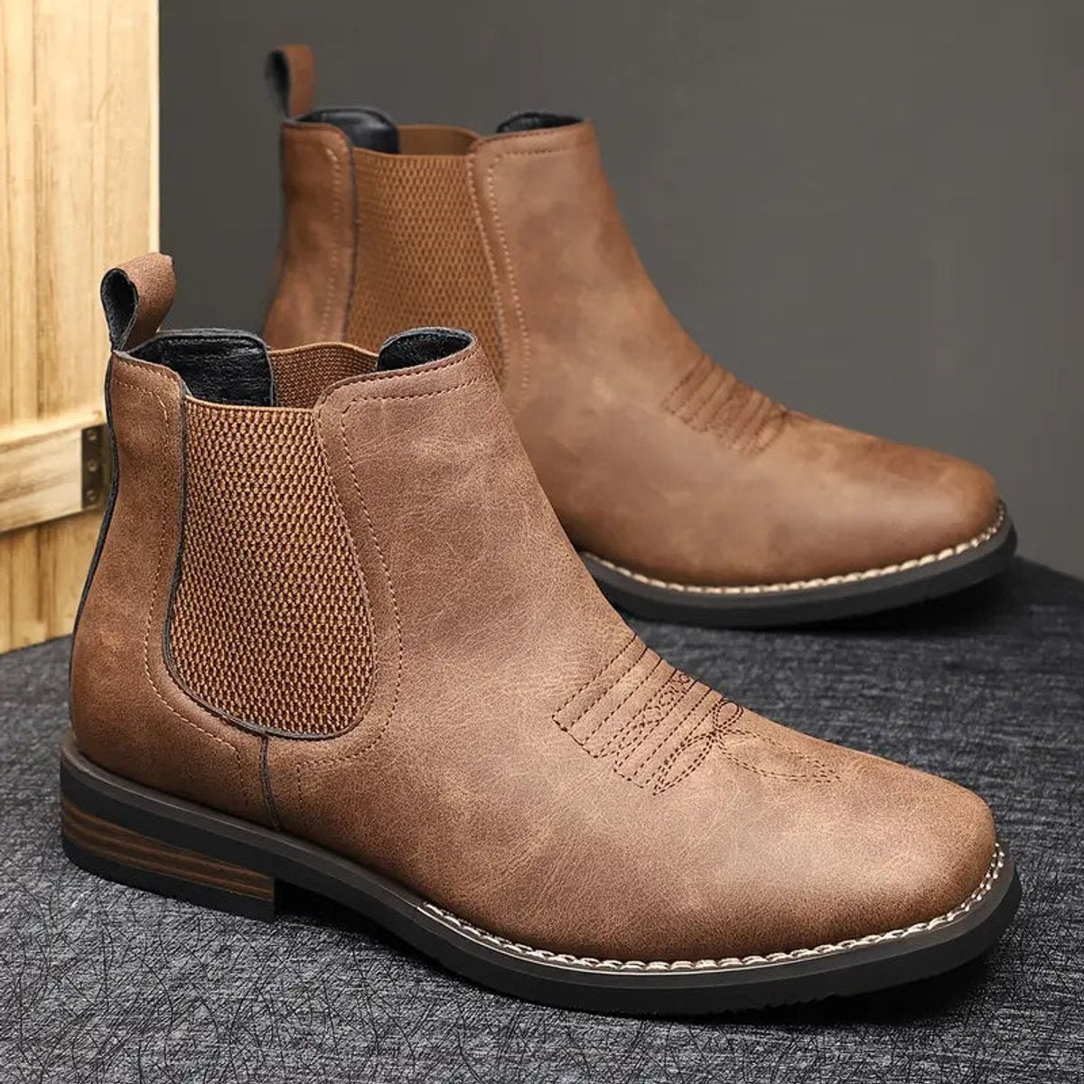Men's Classic Laceless Chelsea Boots - Elastic Side Panels