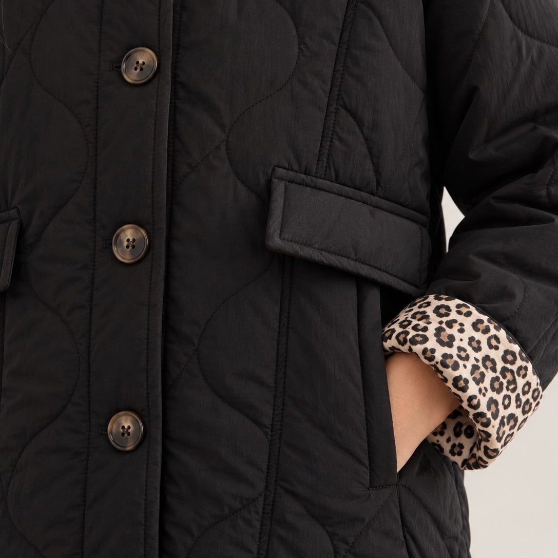 Chaqueta Acolchada Corta Mujer con Forro de Leopardo y Botones