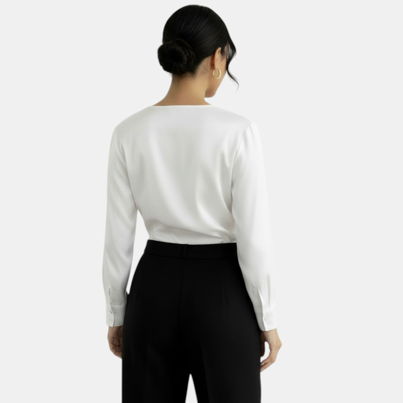 Blusa Satén Escote V Manga Larga