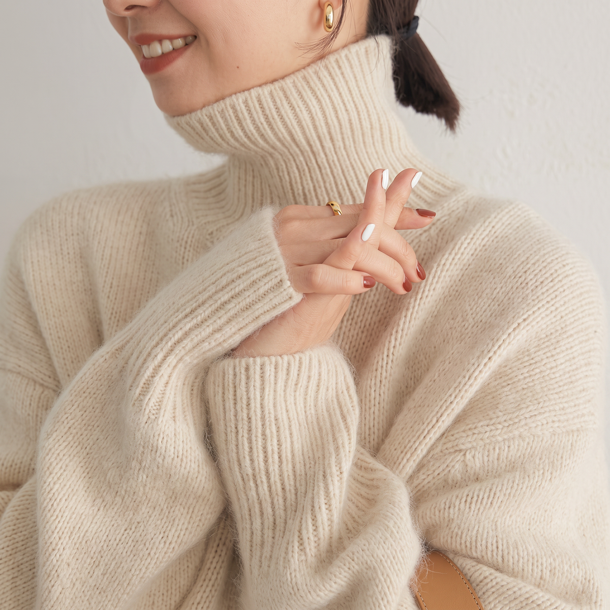 Women's Soft Cashmere Turtleneck Sweater