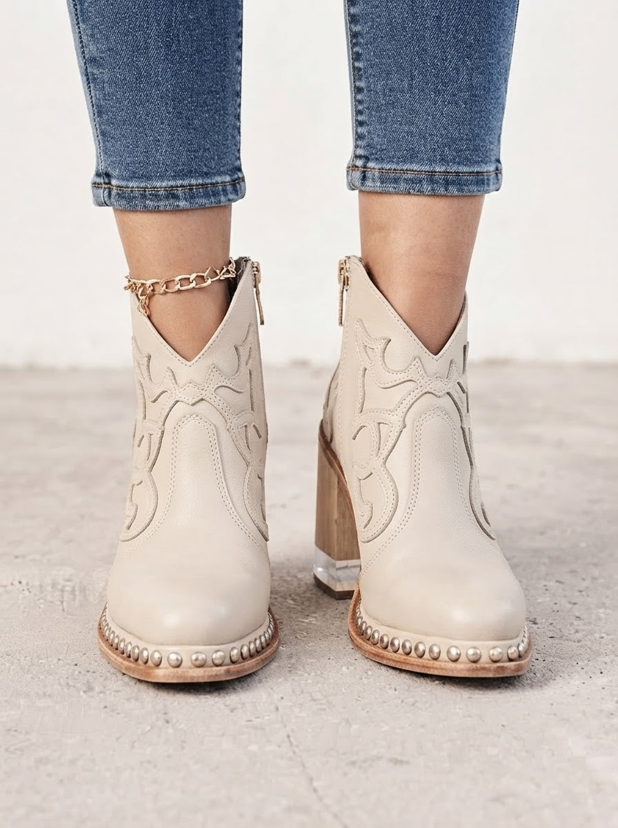Botines de Piel para Mujer con Bordados y Tachuelas
