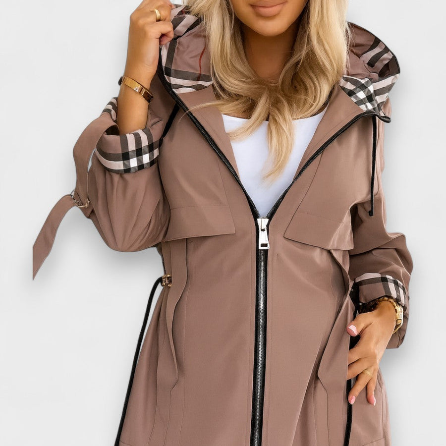 Chaqueta Impermeable con Capucha Estampada