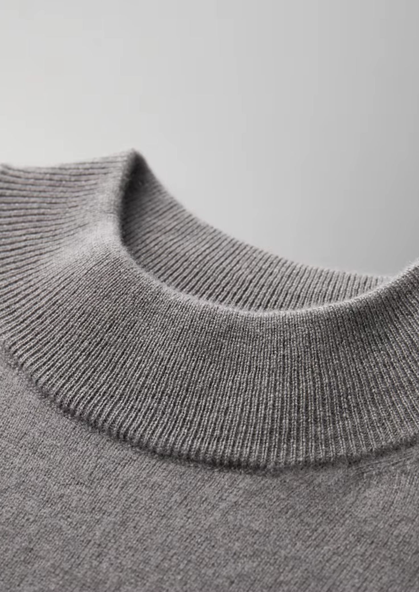 Camiseta Hombre Premium 100% Cashmere – Cuello Alto Elegante