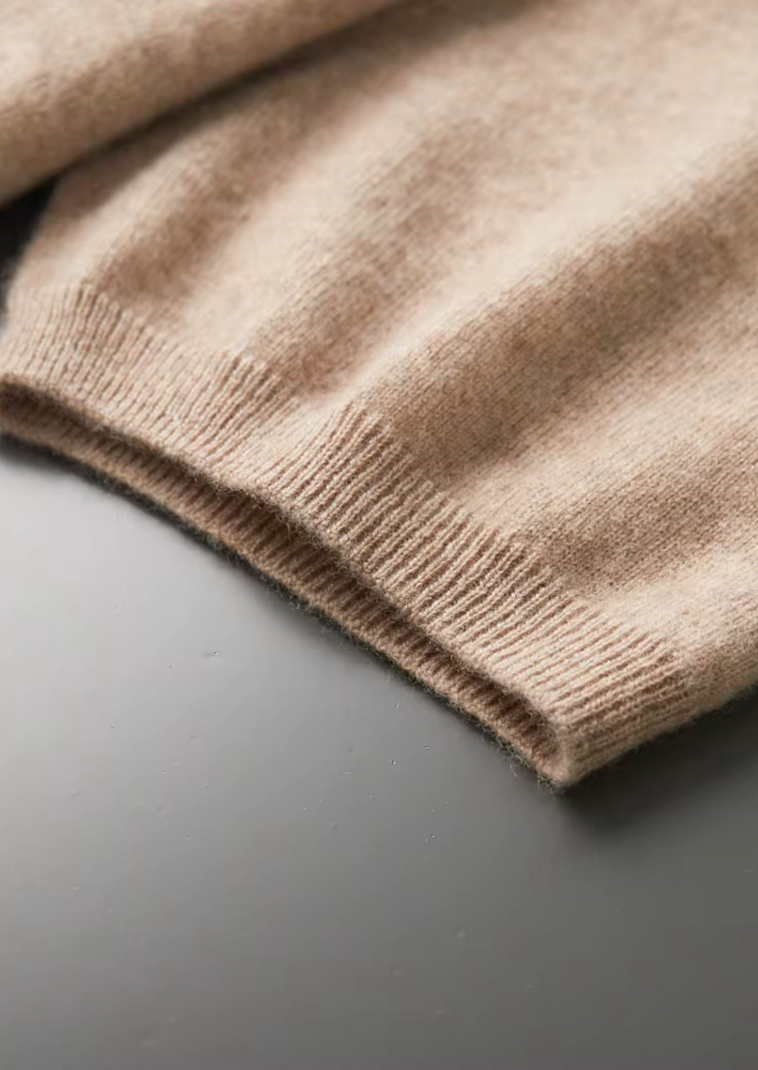 Camiseta Hombre Premium 100% Cashmere – Cuello Alto Elegante