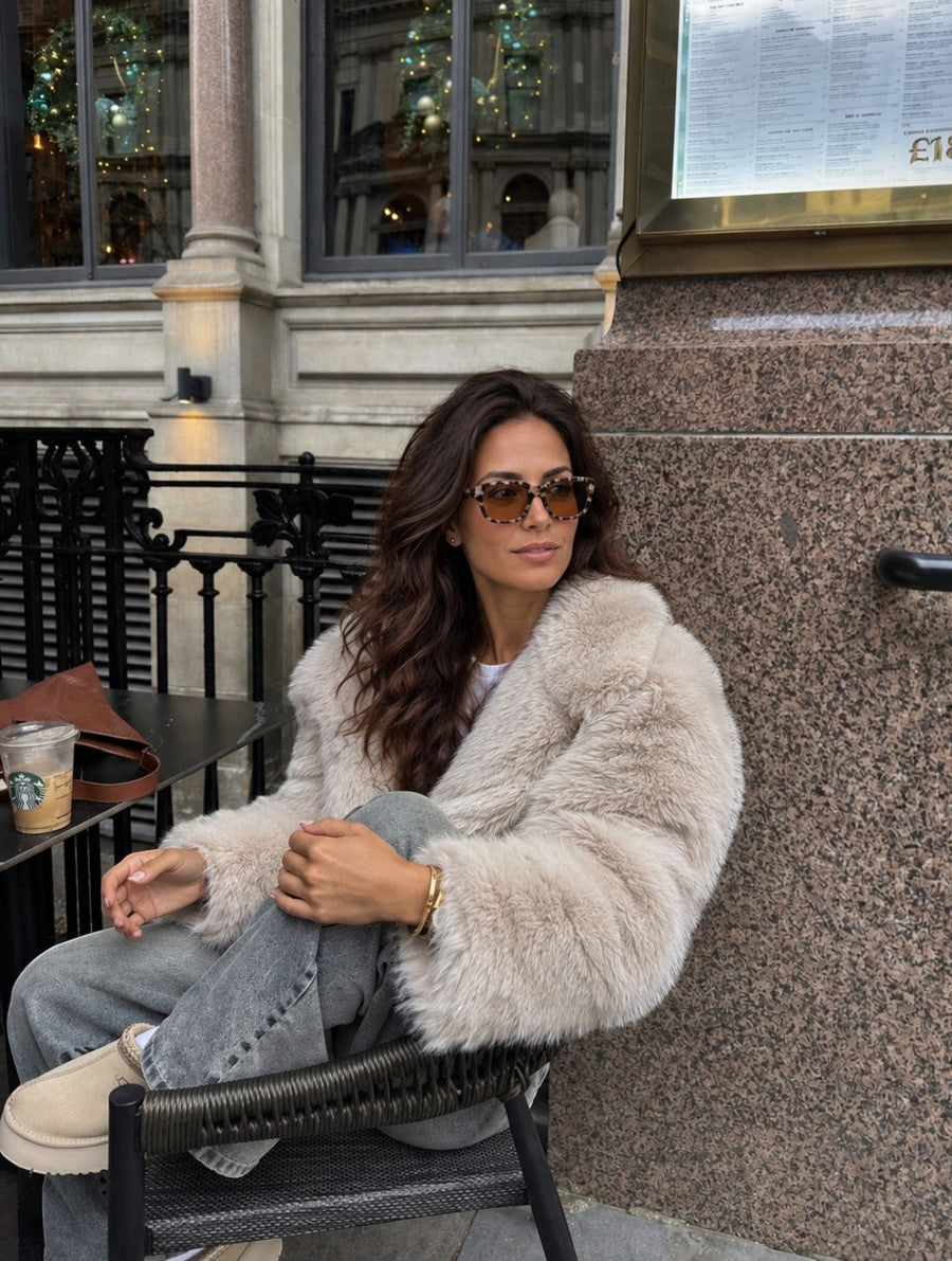 Abrigo Mujer Oversize de Pelo Sintético