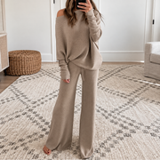 Conjunto Mujer de Punto Top Asimétrico y Pantalón