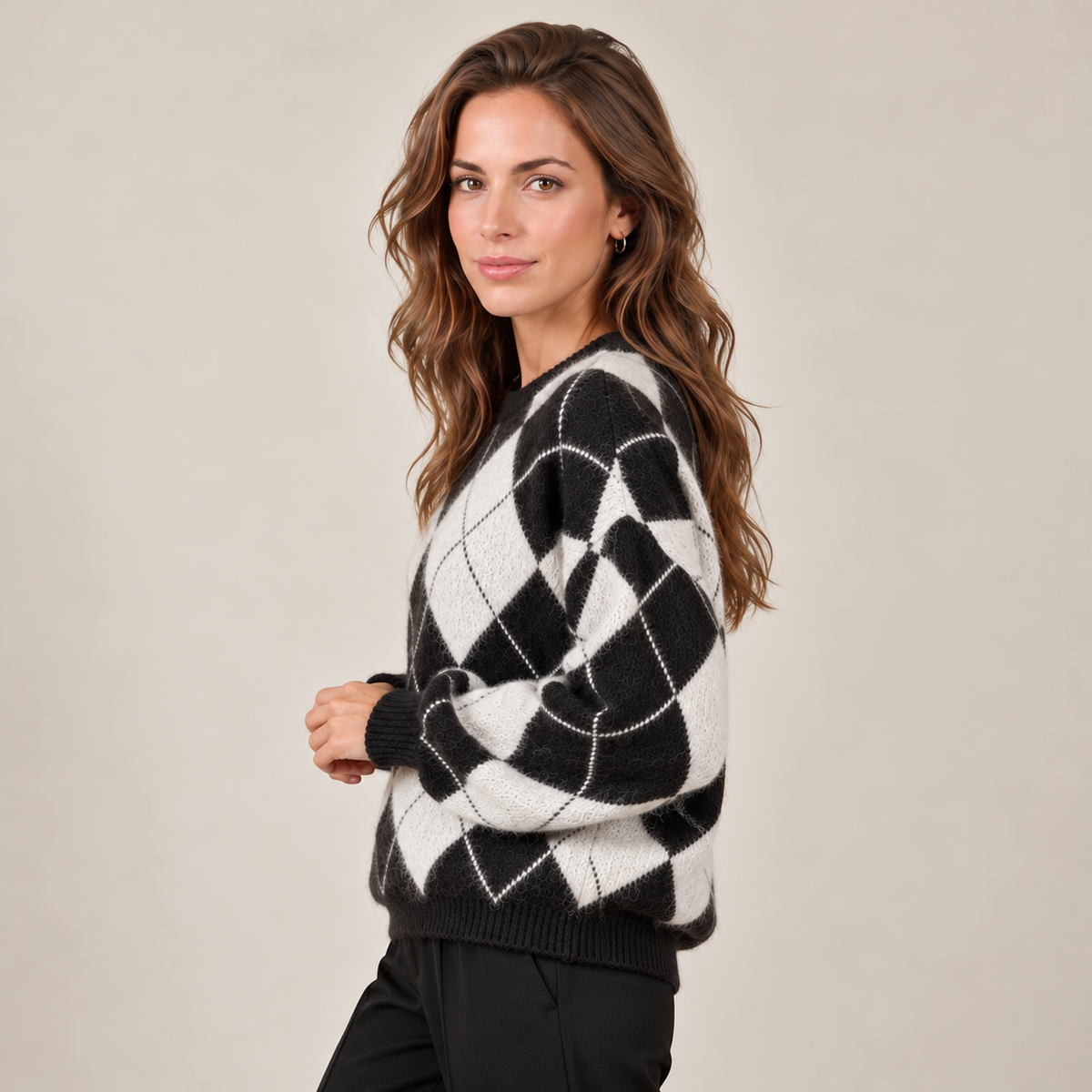 Women's Argyle Knit Sweater - Classic Crew Neck Pullover