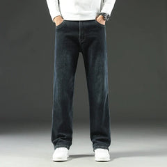 Men's classic-fit stretch straight jeans