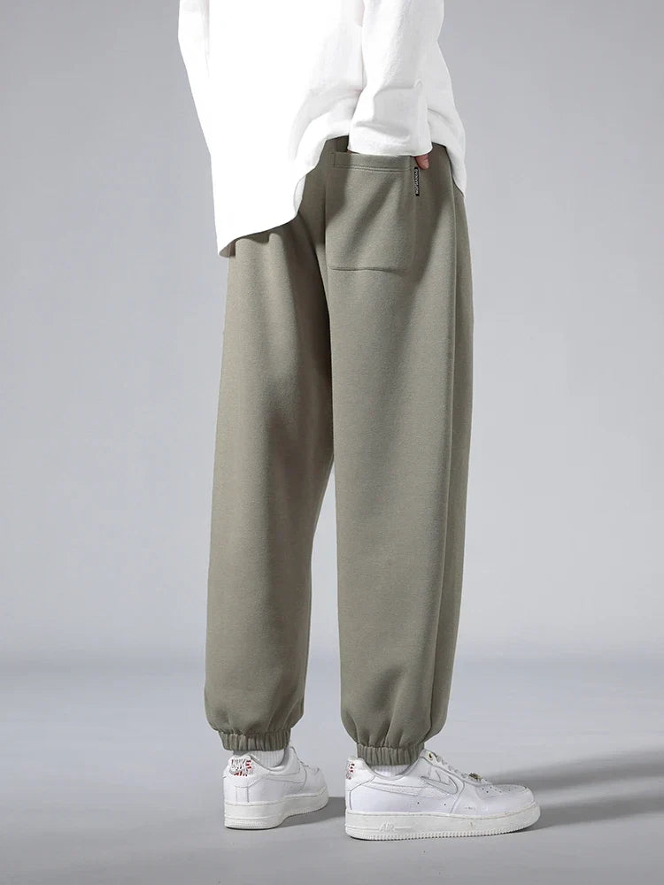 Men's slim-fit knit joggers with spacious pockets