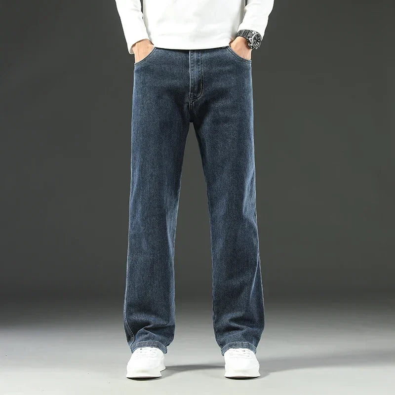 Men's classic-fit stretch straight jeans