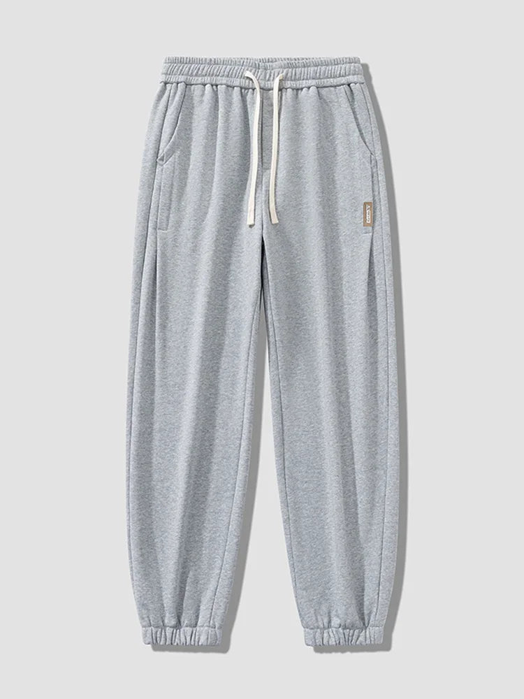 Men's joggers with elastic cuffs and adjustable drawstring