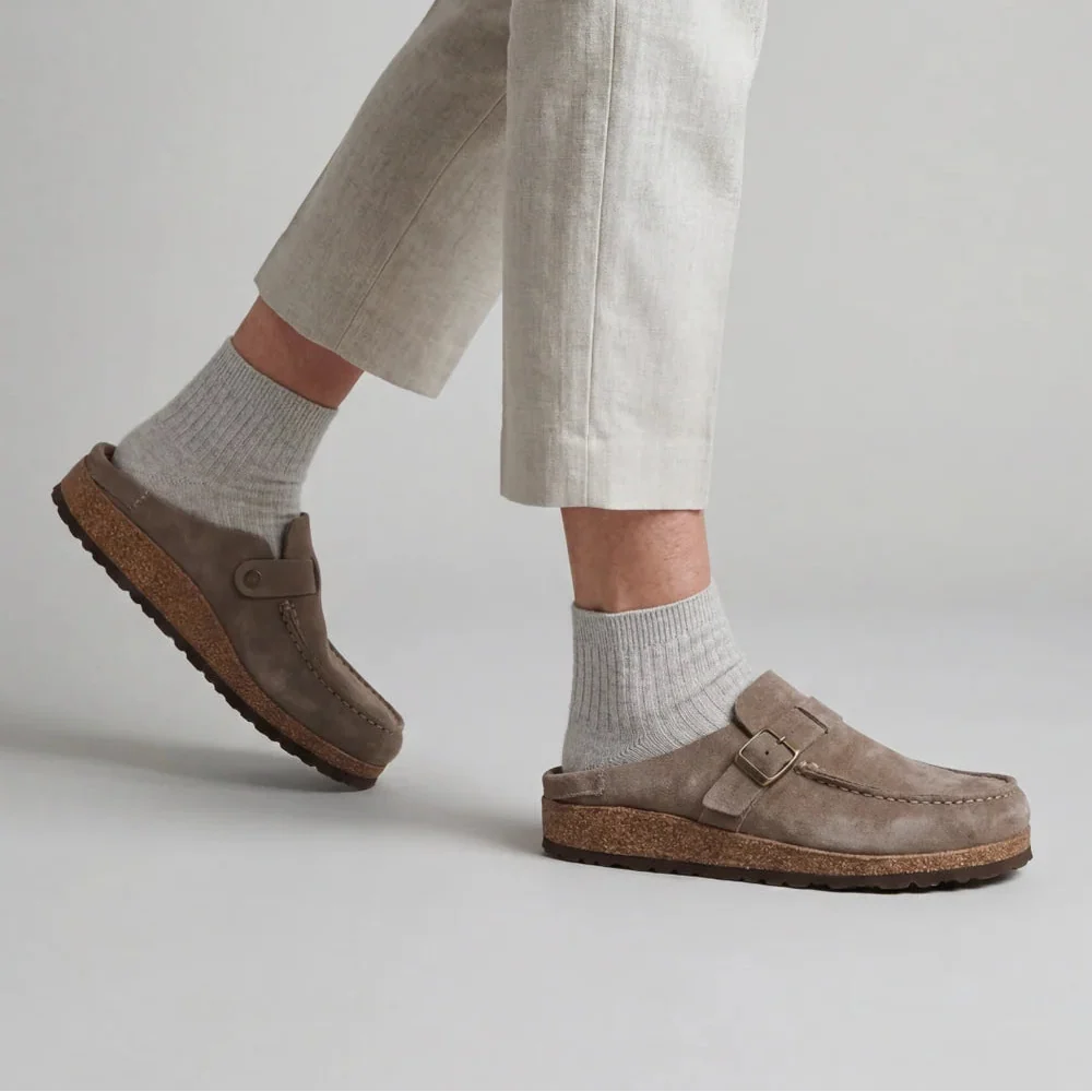 Zuecos Unisex Premium Efecto Ante – Plantilla de Corcho y Hebilla Ajustable