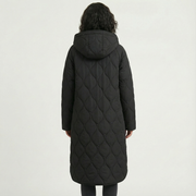Abrigo Oversized con Elegante Patrón de Rombos y Capucha