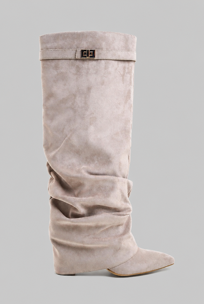 Botas Mujer Slouchy de Ante Punta Fina con Hebilla Dorada