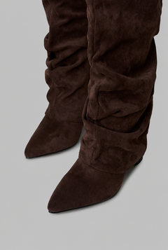 Botas Mujer Slouchy de Ante Punta Fina con Hebilla Dorada