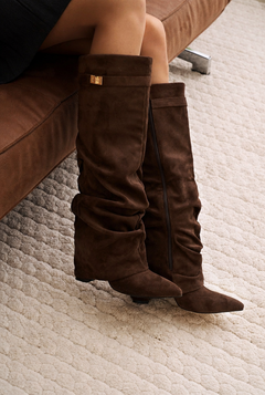 Botas Mujer Slouchy de Ante Punta Fina con Hebilla Dorada