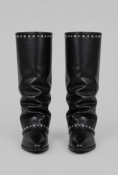 Botas Mujer Slouchy Efecto Piel Charol con Tachuelas Plateadas
